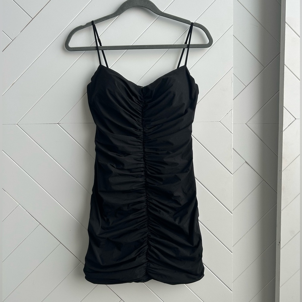 Women’s Aritzia Babaton Black Ruched Dress Size 4